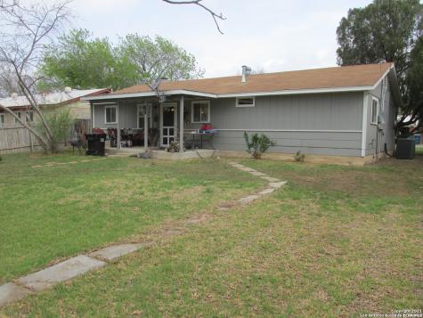 2305 Elaine Drive Hondo TX 78861