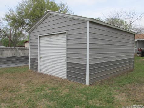 2305 Elaine Drive Hondo TX 78861