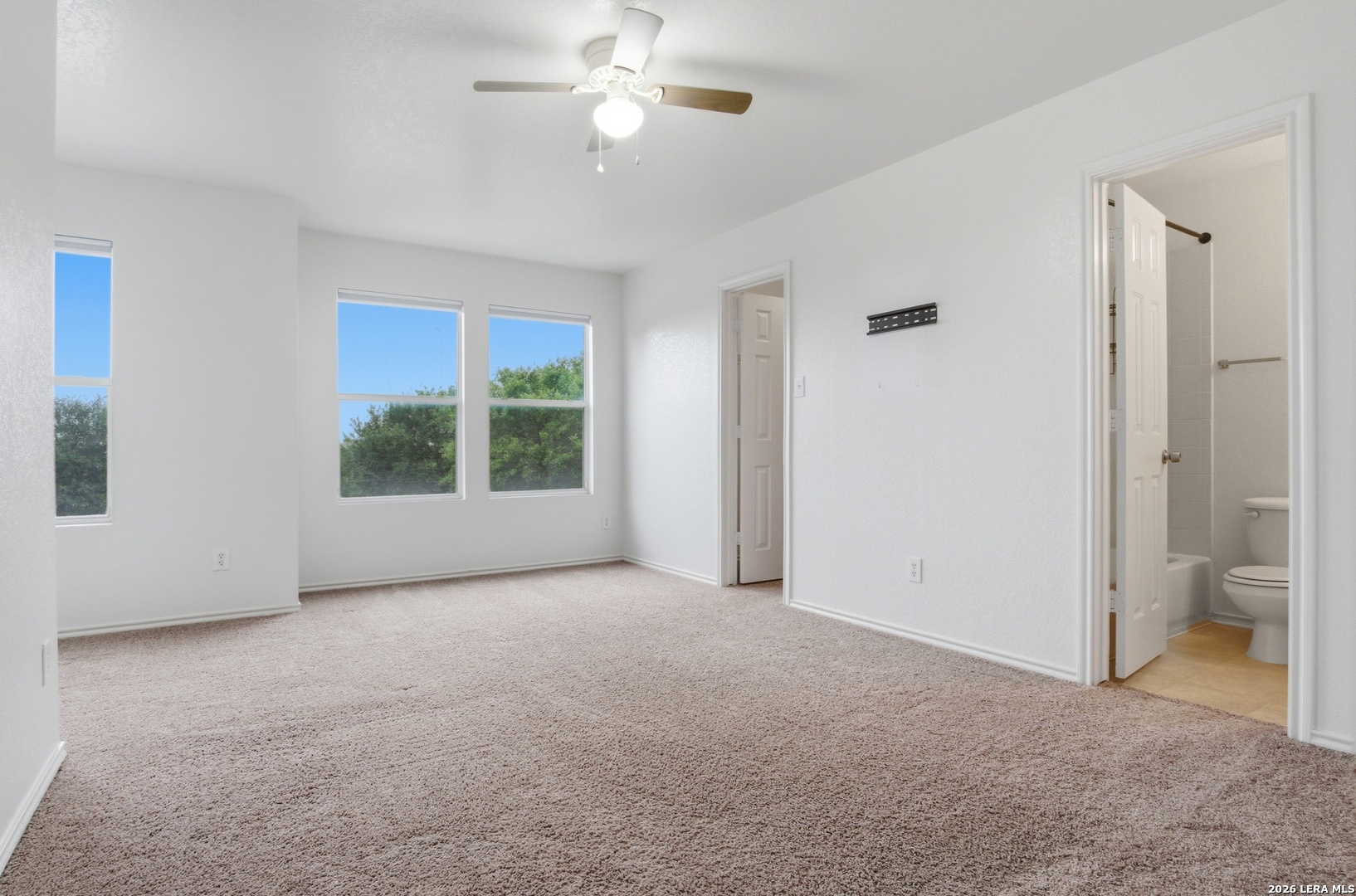 9323 Spruce Crest San Antonio TX 78245