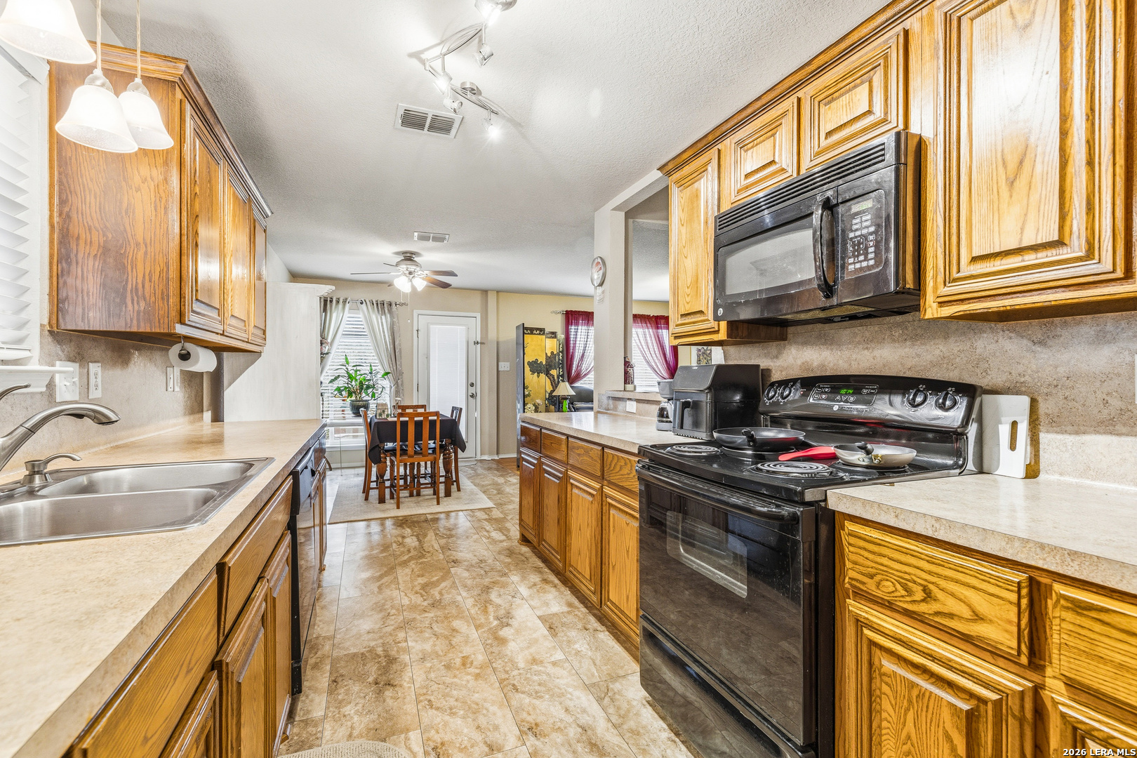 9826 Pagodia View San Antonio TX 78245