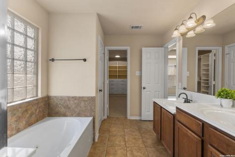 3322 Roan Valley San Antonio TX 78259