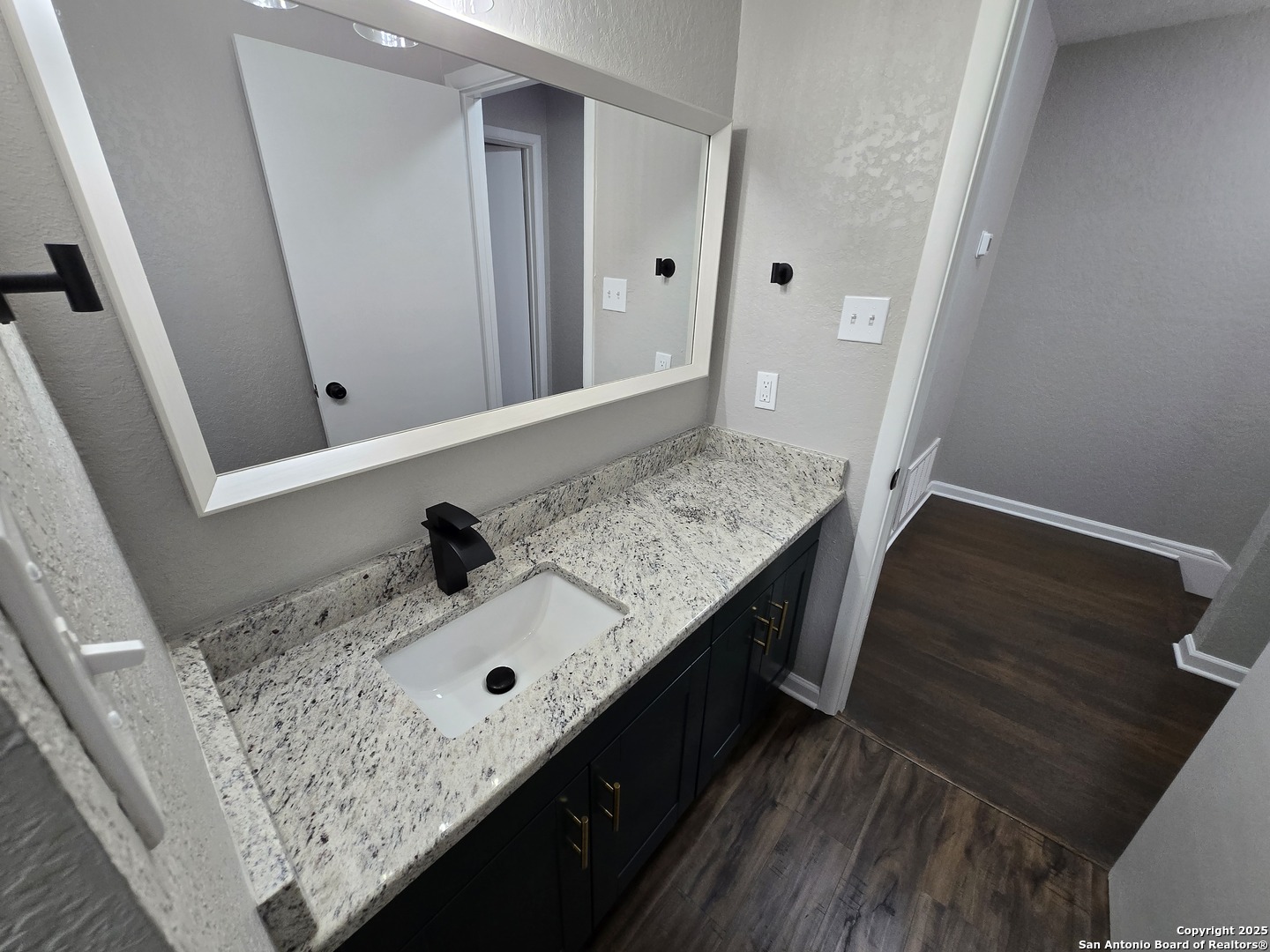 9602 Nona Kay San Antonio TX 78217