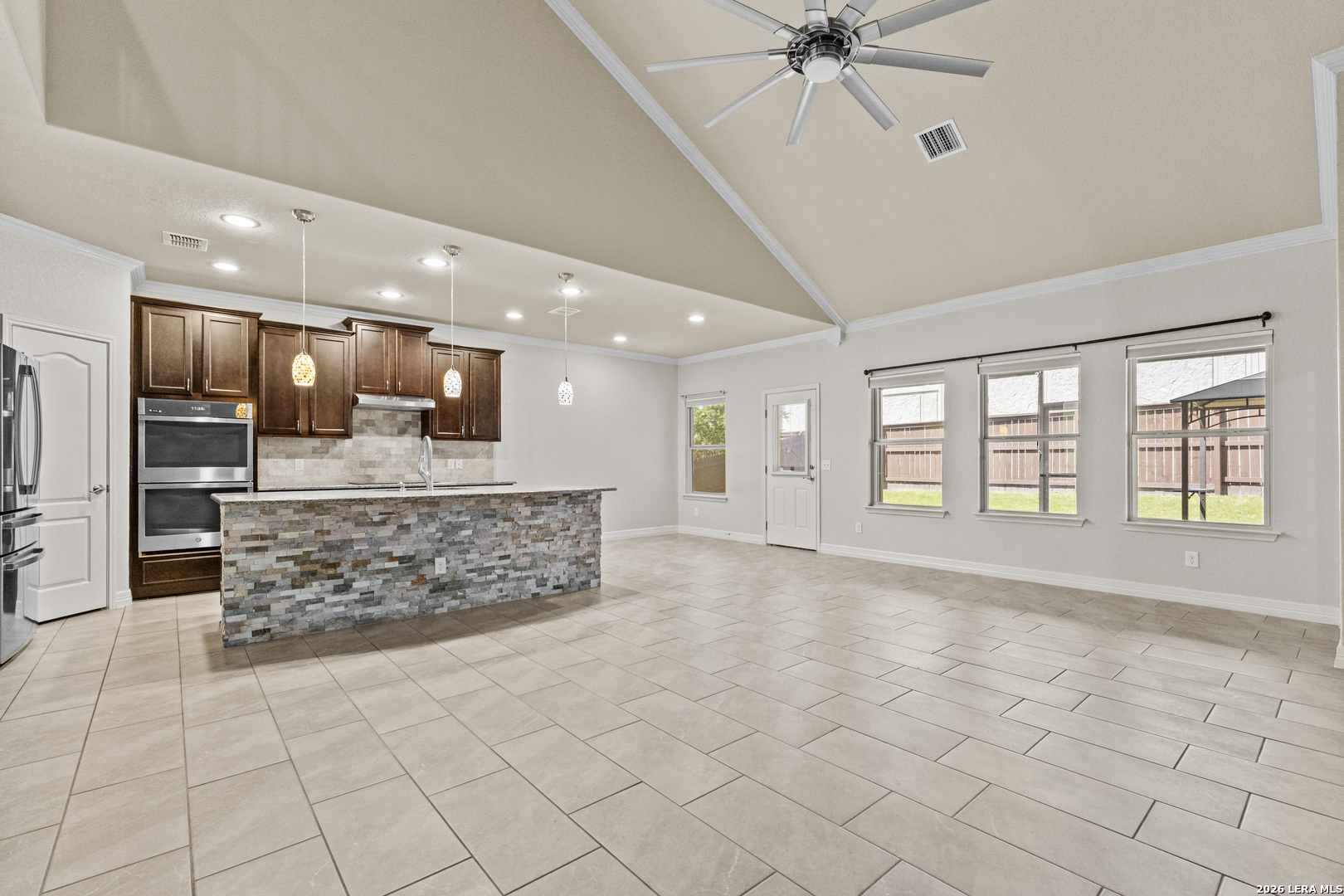 4925 Battle Lake Schertz TX 78108