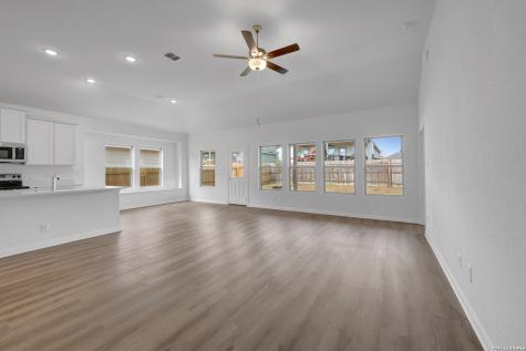 1164 Limestone Ridge Seguin TX 78155