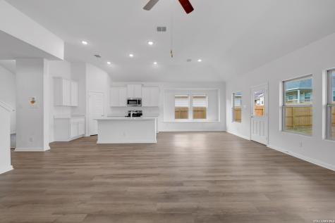1164 Limestone Ridge Seguin TX 78155