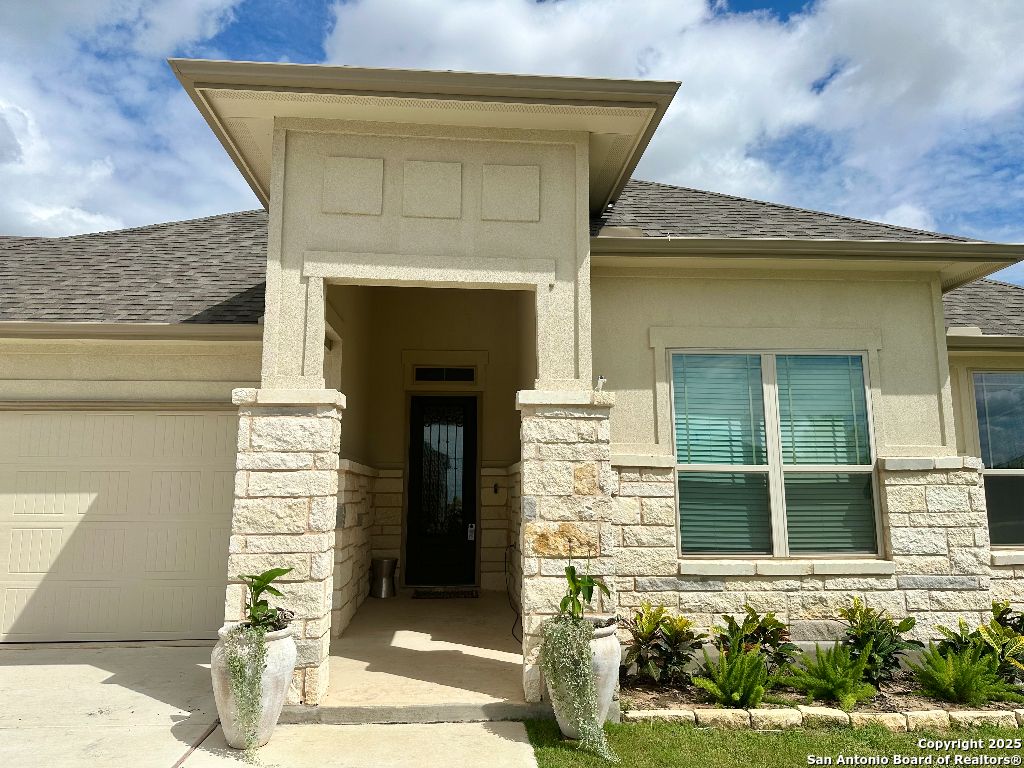 120 Willow Oak Trail Floresville TX 78114