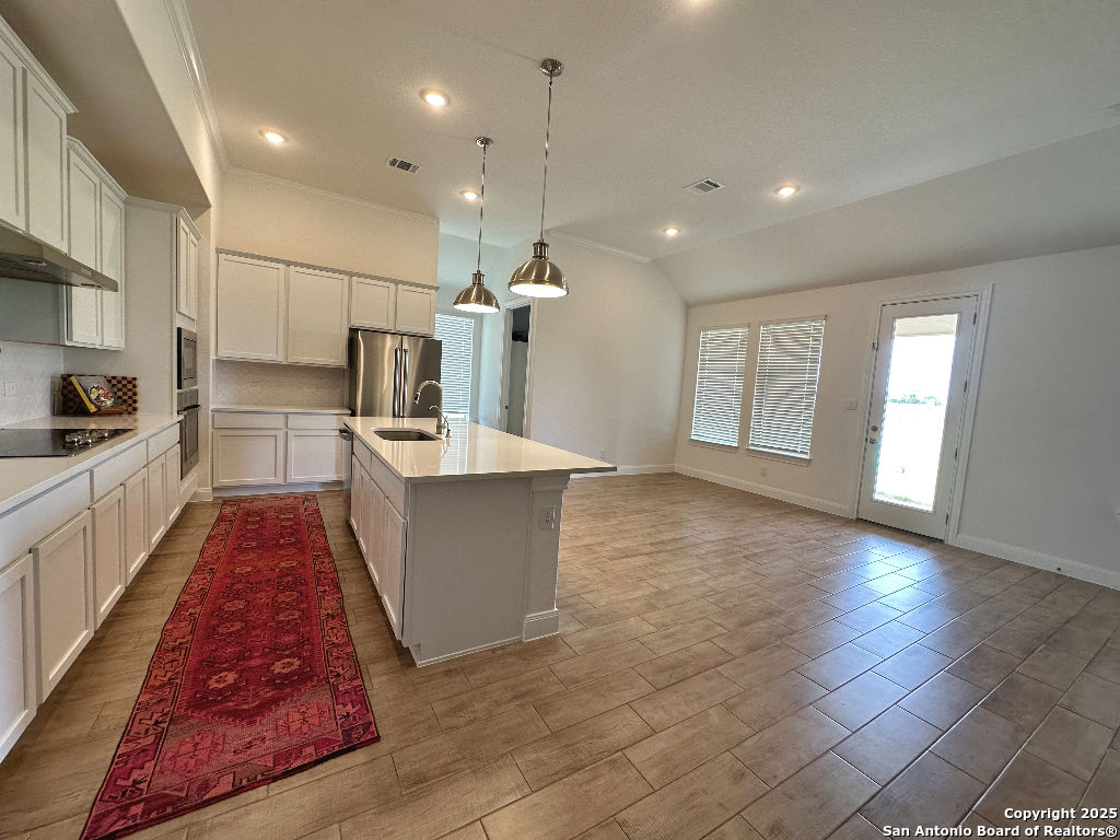 120 Willow Oak Trail Floresville TX 78114