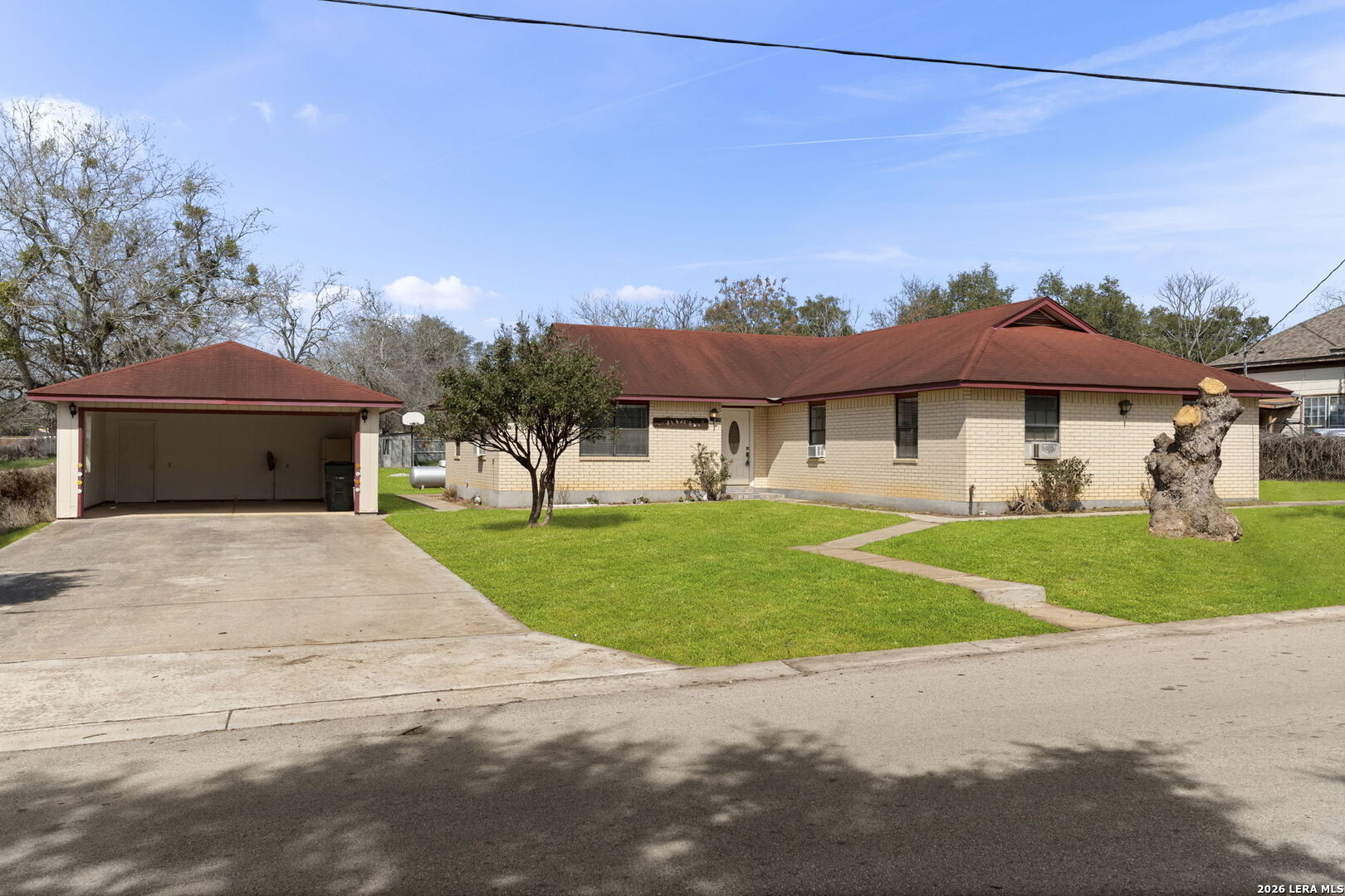 105 East Street Stockdale TX 78160