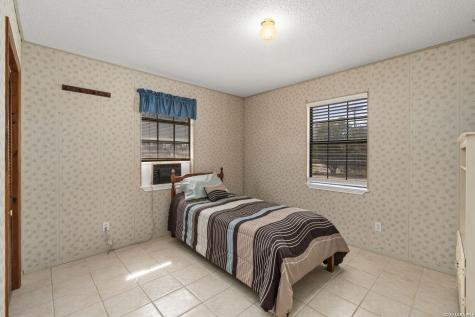 105 East Street Stockdale TX 78160