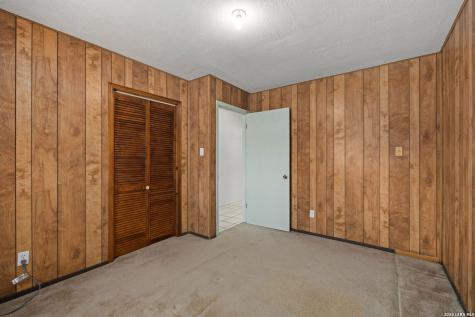 105 East Street Stockdale TX 78160
