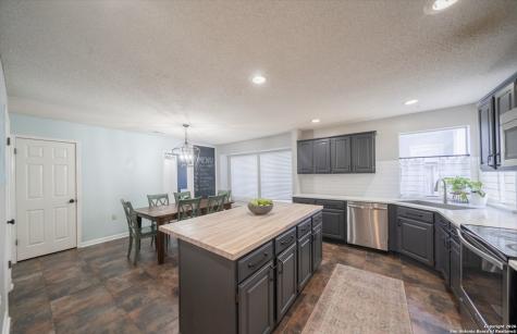 2435 Pendant Oak San Antonio TX 78232