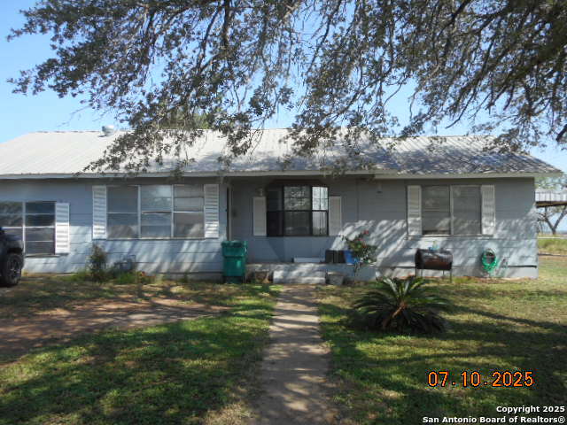 1315 Olive Street Jourdanton TX 78026