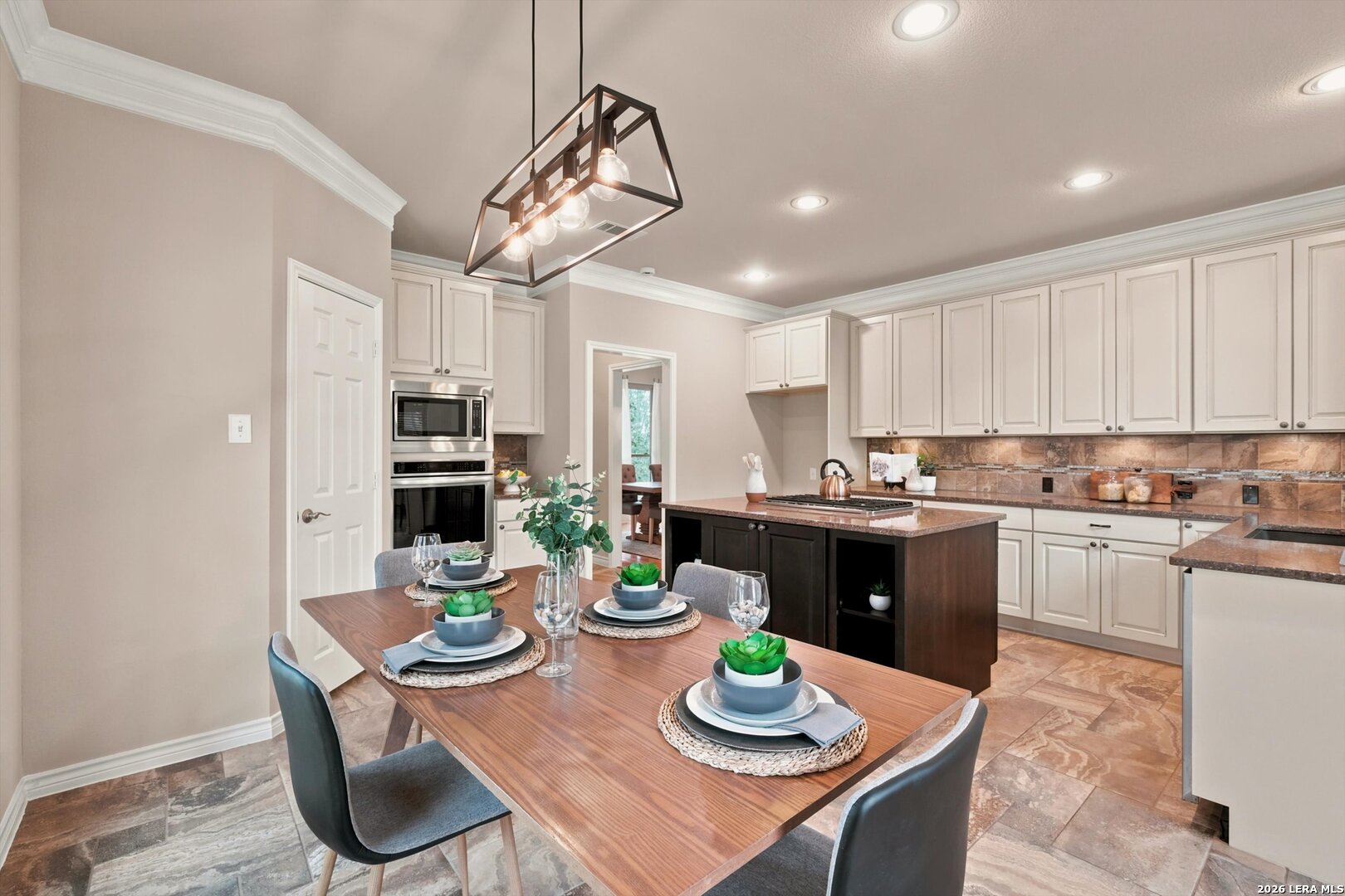 2043 Three Forks San Antonio TX 78258