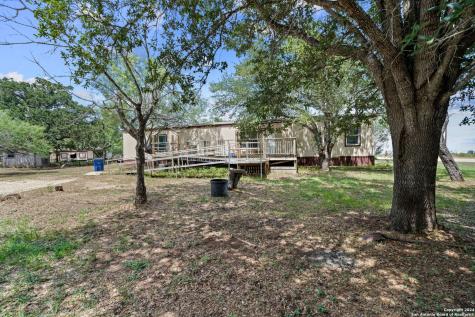 610 Blue Creek Road La Vernia TX 78121
