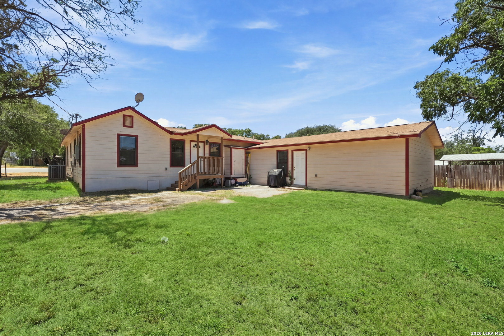 821 S E Colorado Street Pearsall TX 78061