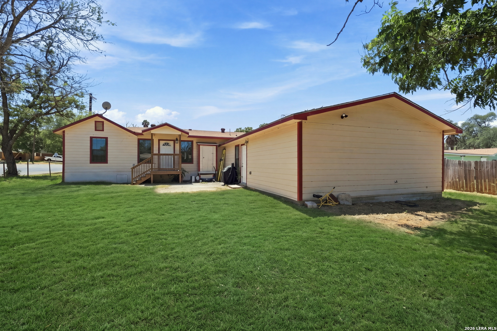 821 S E Colorado Street Pearsall TX 78061