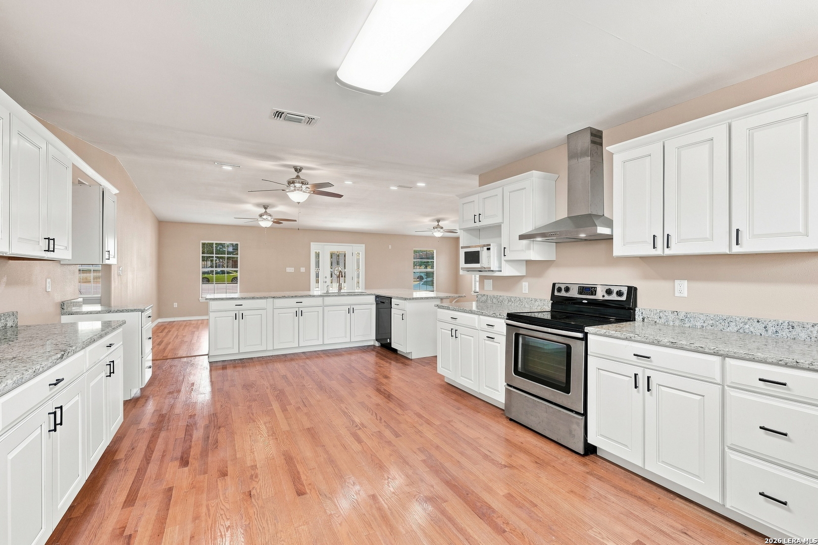 821 S E Colorado Street Pearsall TX 78061