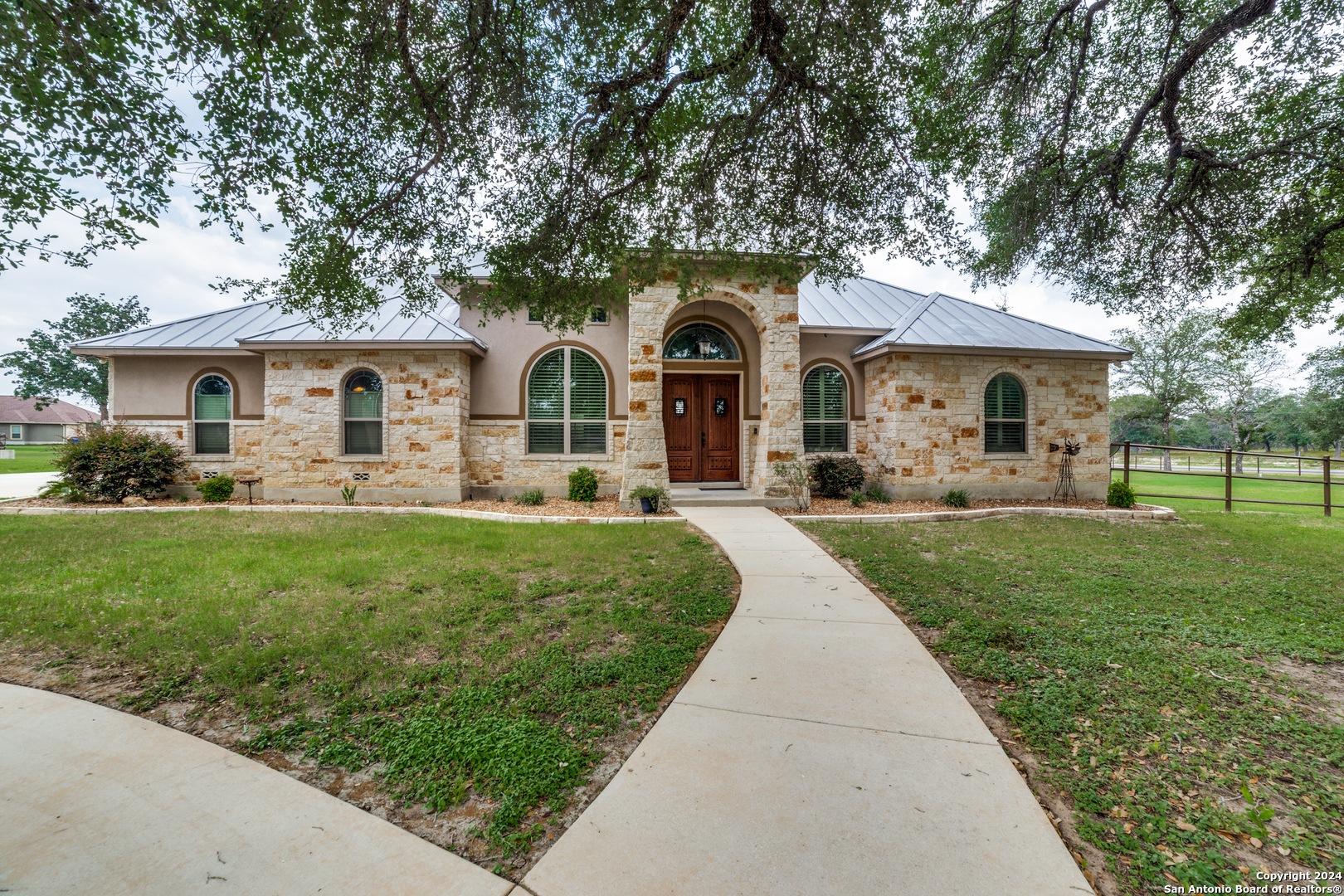 100 Woodlands Drive La Vernia TX 78121