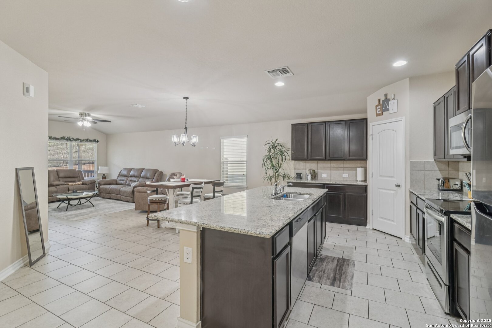 1413 Slate Canyon San Antonio TX 78245