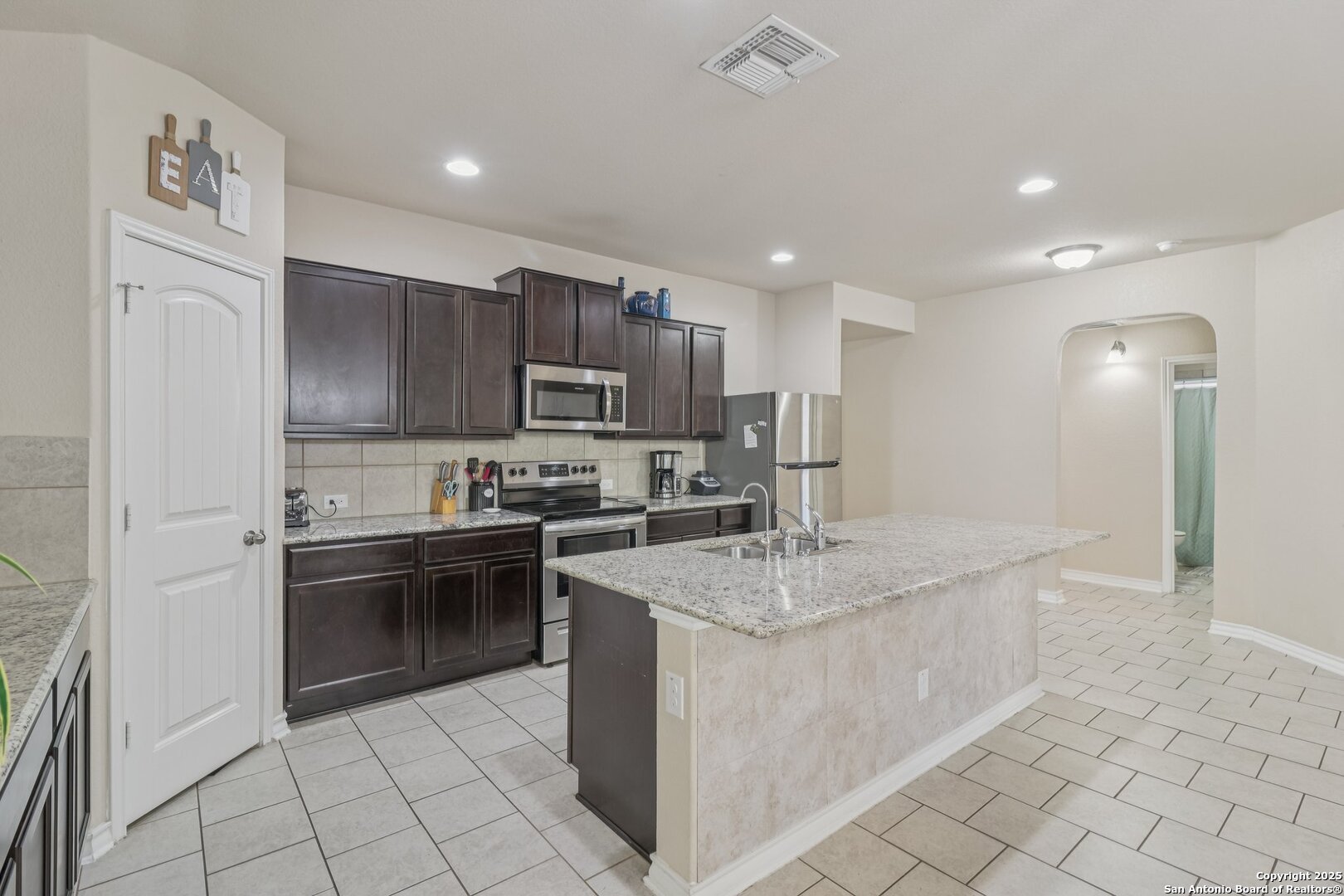 1413 Slate Canyon San Antonio TX 78245