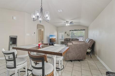 1413 Slate Canyon San Antonio TX 78245