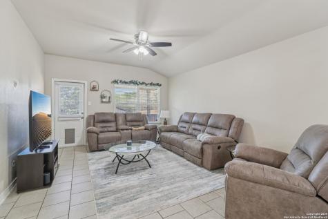1413 Slate Canyon San Antonio TX 78245