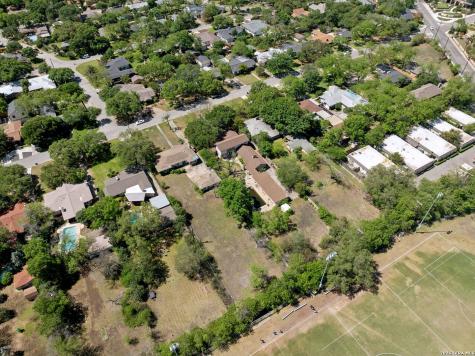 239 E Nottingham San Antonio TX 78209