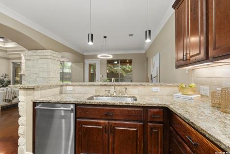 1911 Far Niente San Antonio TX 78258