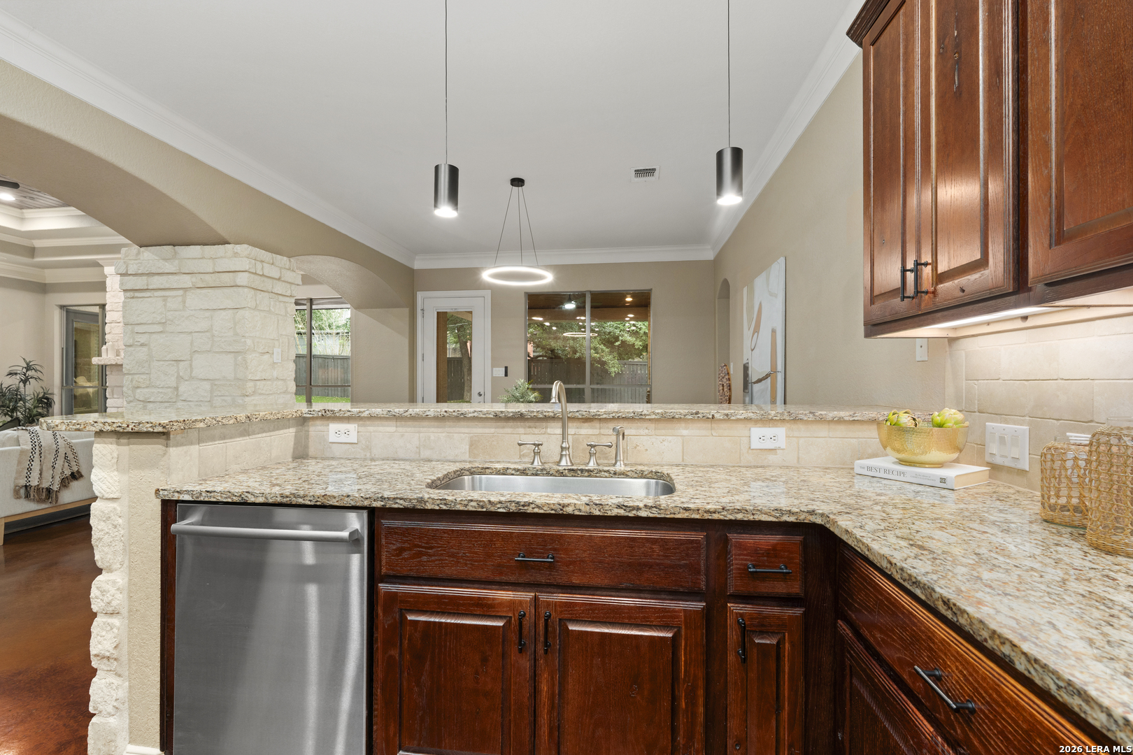 1911 Far Niente San Antonio TX 78258