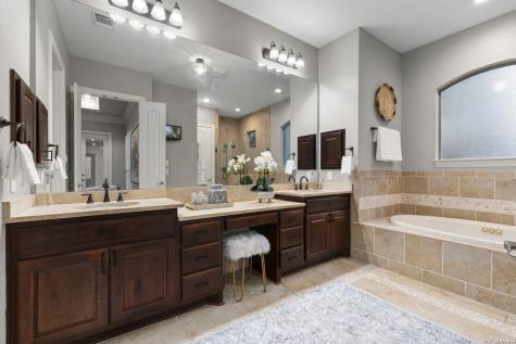 1911 Far Niente San Antonio TX 78258