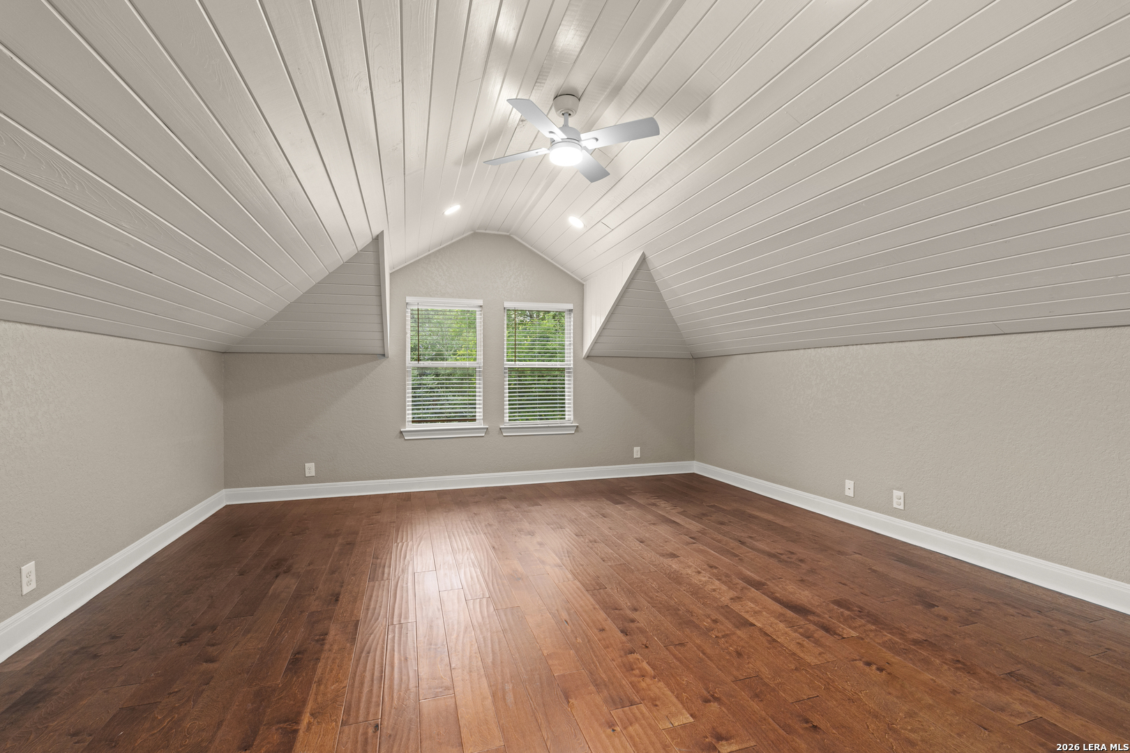 1911 Far Niente San Antonio TX 78258