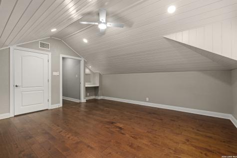 1911 Far Niente San Antonio TX 78258