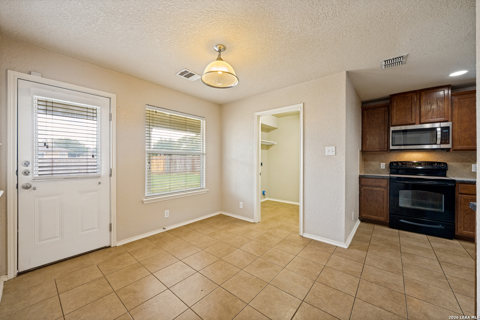 7002 Laguna Beach Converse TX 78109