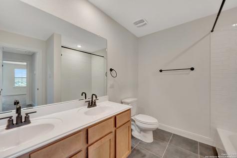 5011 Estates Oak Way San Antonio TX 78263