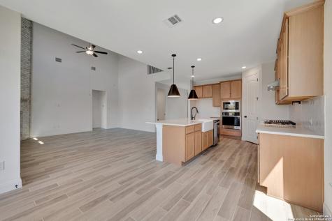 5011 Estates Oak Way San Antonio TX 78263