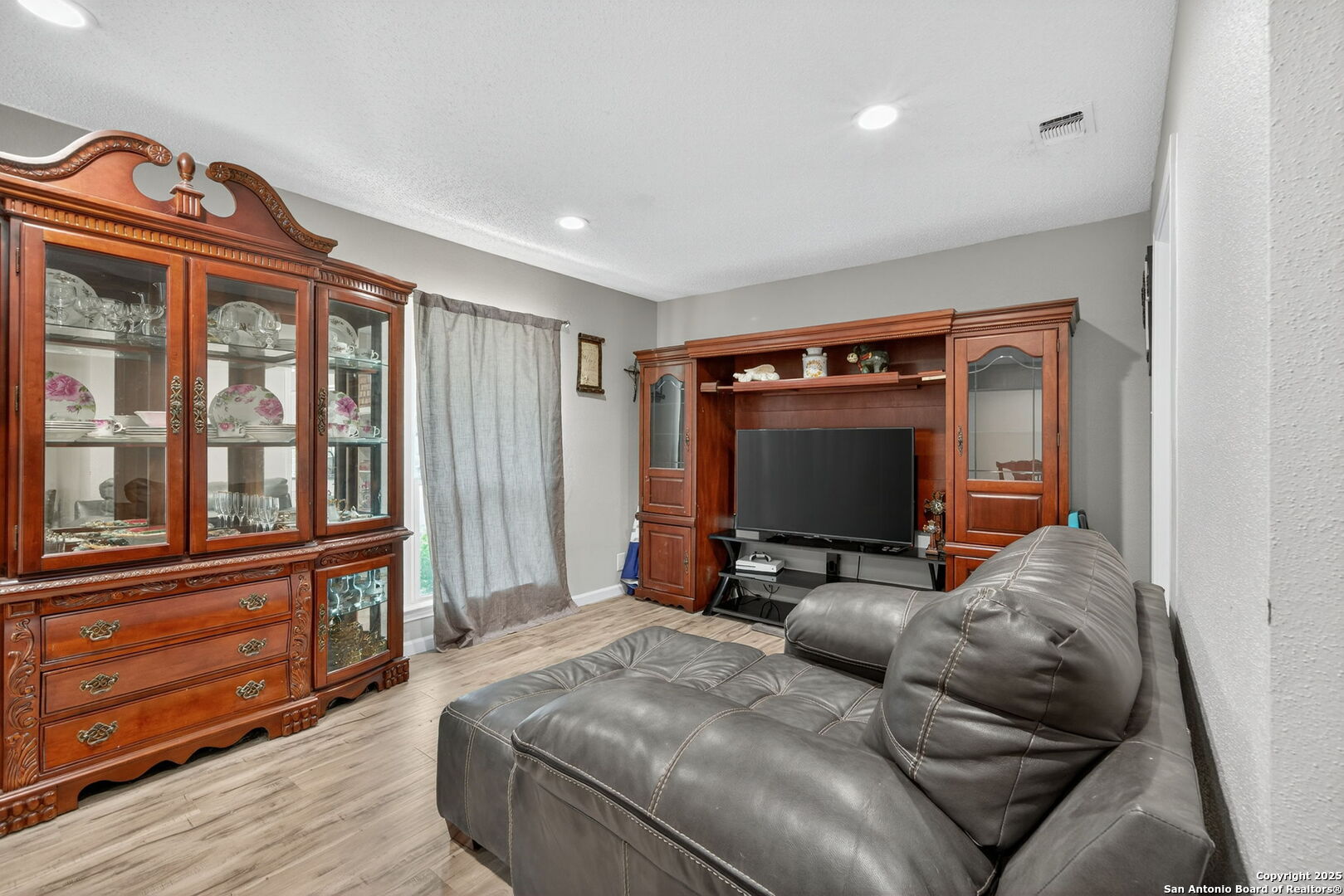 3413 Foxbriar Schertz TX 78108