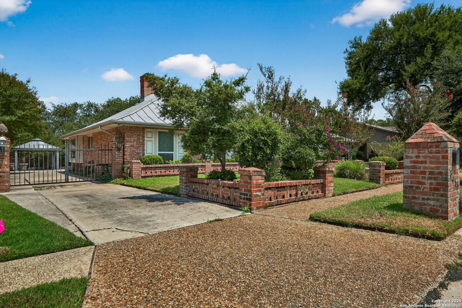 3413 Foxbriar Schertz TX 78108