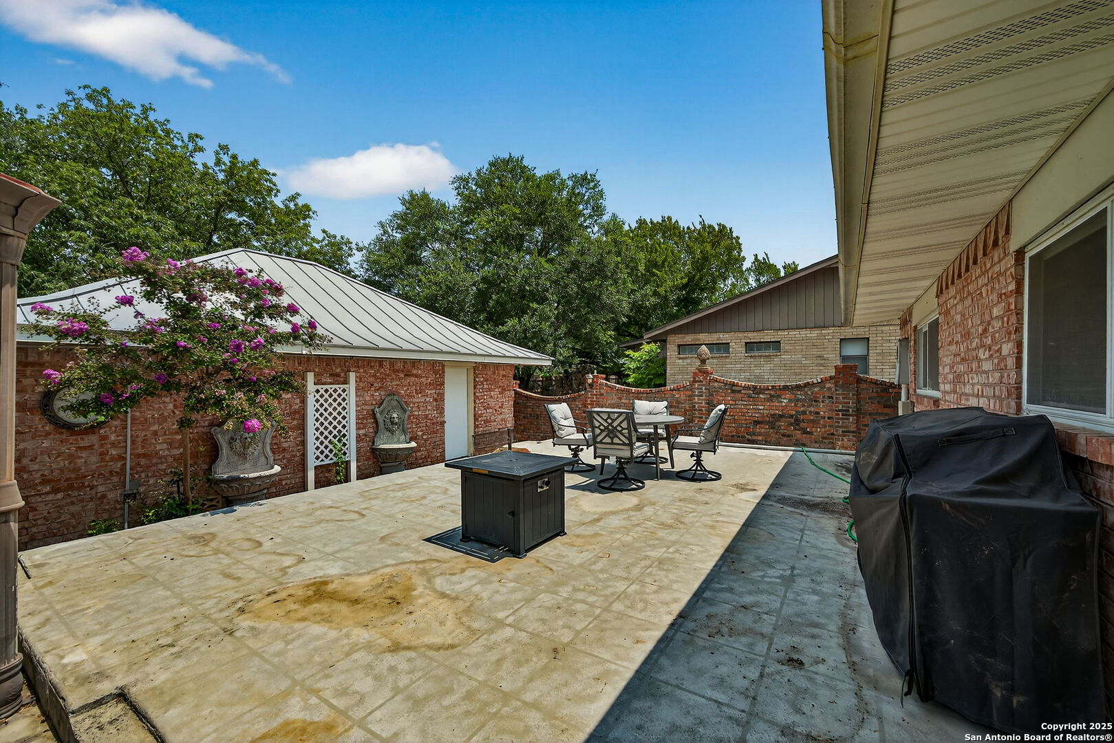 3413 Foxbriar Schertz TX 78108