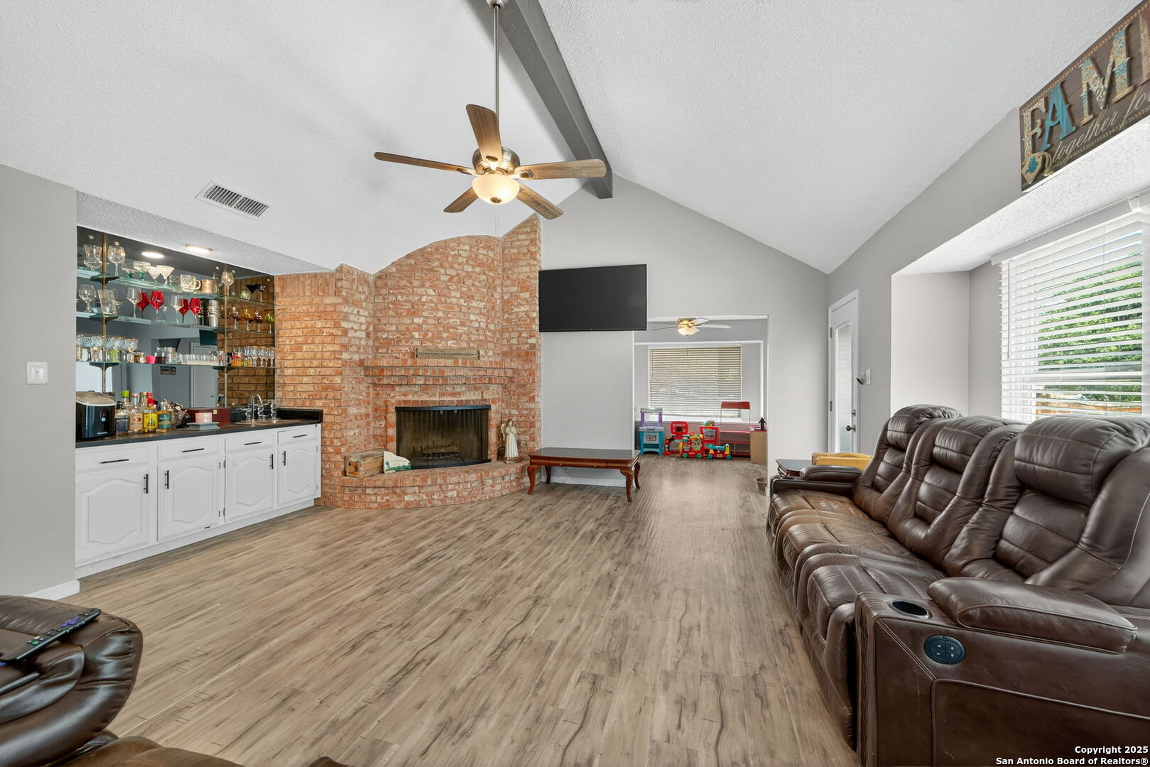 3413 Foxbriar Schertz TX 78108