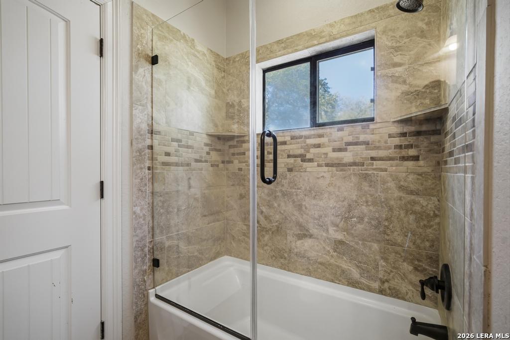 15 Post Oak Road La Vernia TX 78121