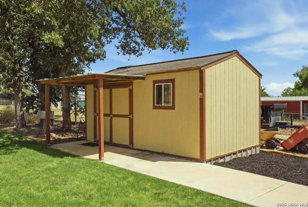 15 Post Oak Road La Vernia TX 78121