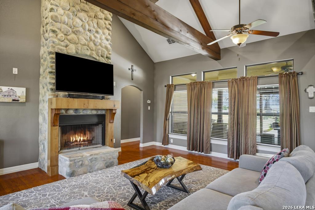 15 Post Oak Road La Vernia TX 78121