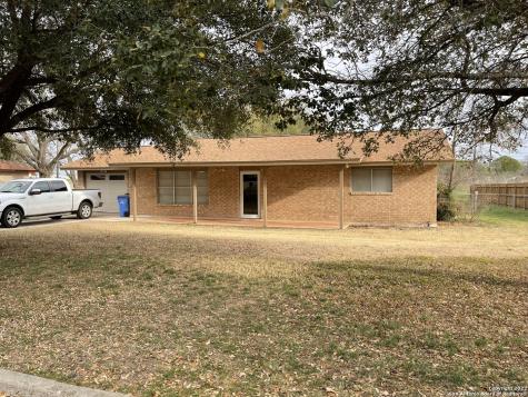 117 Hillcrest Drive La Vernia TX 78121