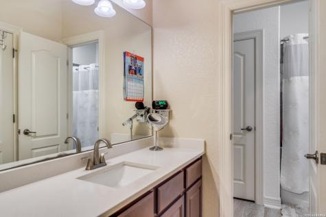 1123 Saddle Horse San Antonio TX 78260