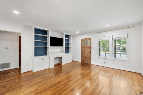 106 W Mulberry Fredericksburg TX 78624