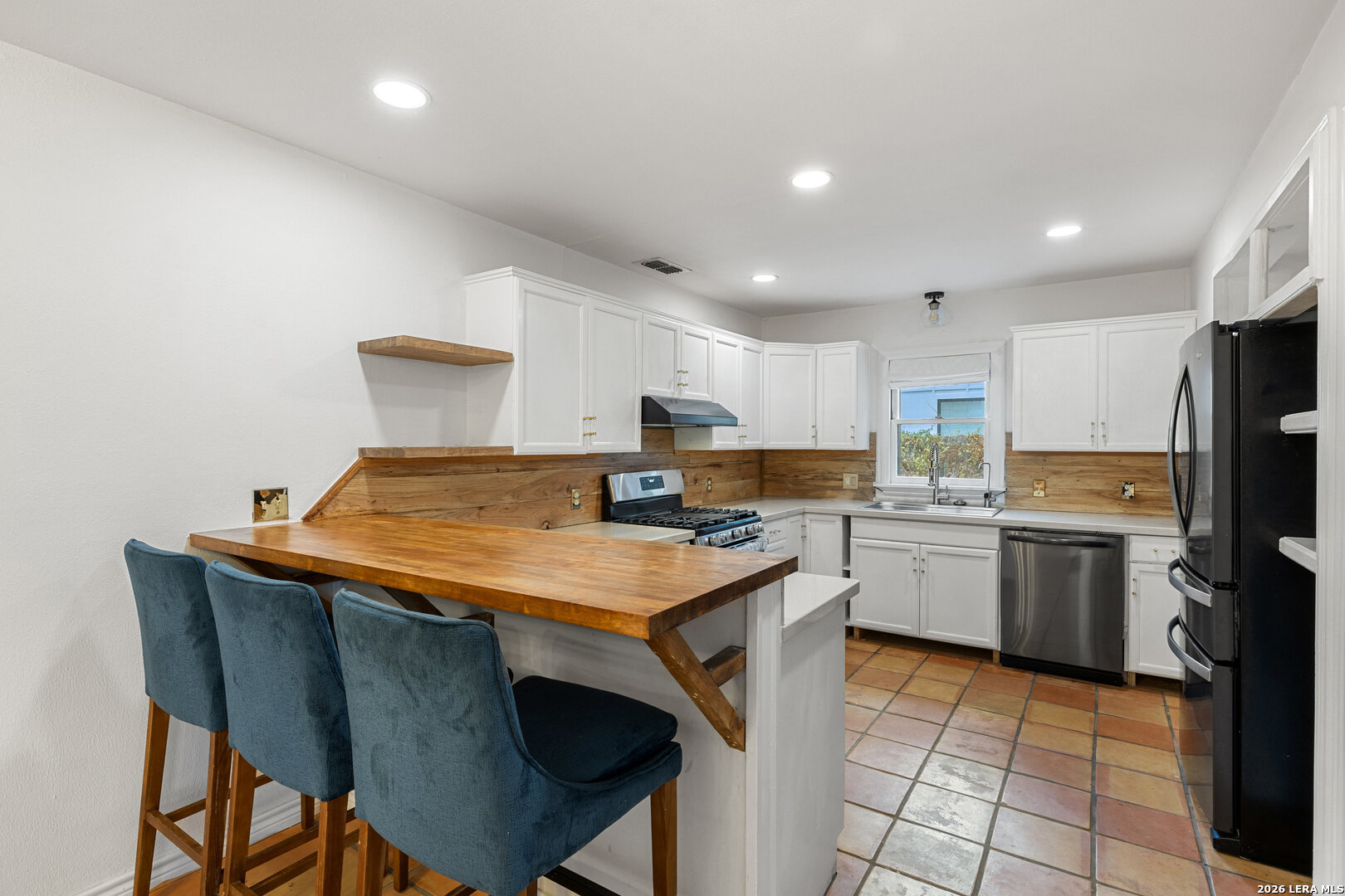 106 W Mulberry Fredericksburg TX 78624