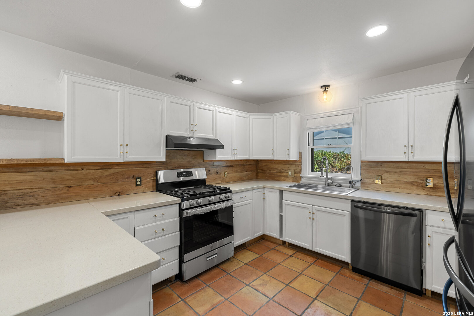 106 W Mulberry Fredericksburg TX 78624