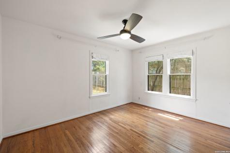106 W Mulberry Fredericksburg TX 78624