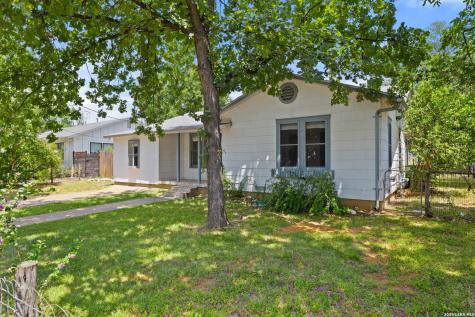 106 W Mulberry Fredericksburg TX 78624