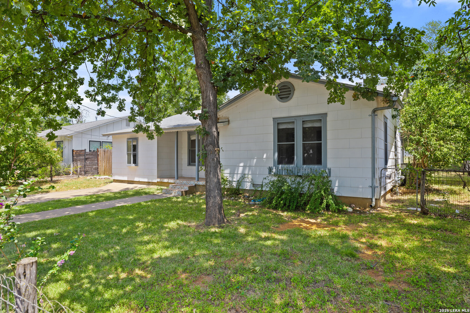 106 W Mulberry Fredericksburg TX 78624
